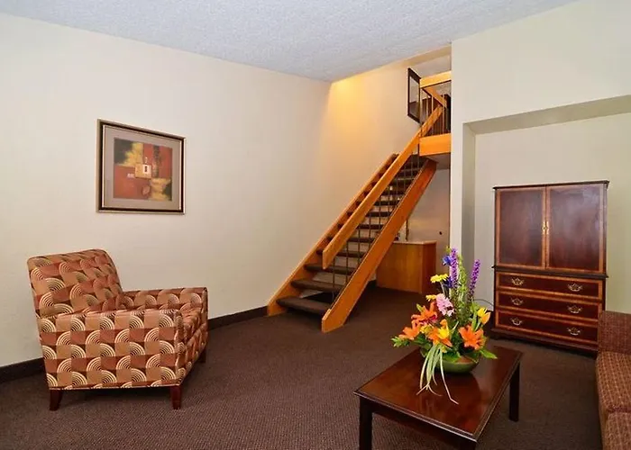 Clock Tower Resort And Conference Center - Rockford